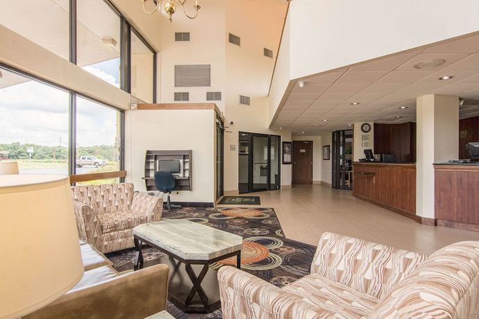 Imagen de los interiores del Hotel Quality Inn, Wentzville. Foto 18