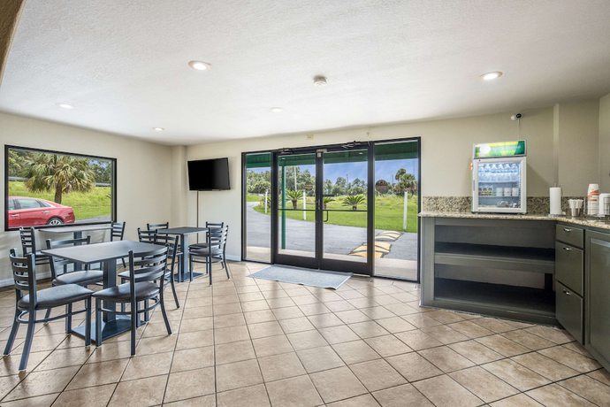 Imagen de los interiores del Hotel Quality Inn White Springs Suwanee. Foto 15