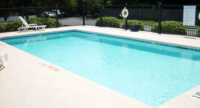 Imagen de la piscina del Hotel Quality Inn Wilmington. Foto 11