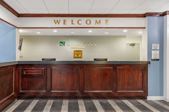 Imagen de los interiores del Hotel Quality Inn Windsor Mill. Foto 18