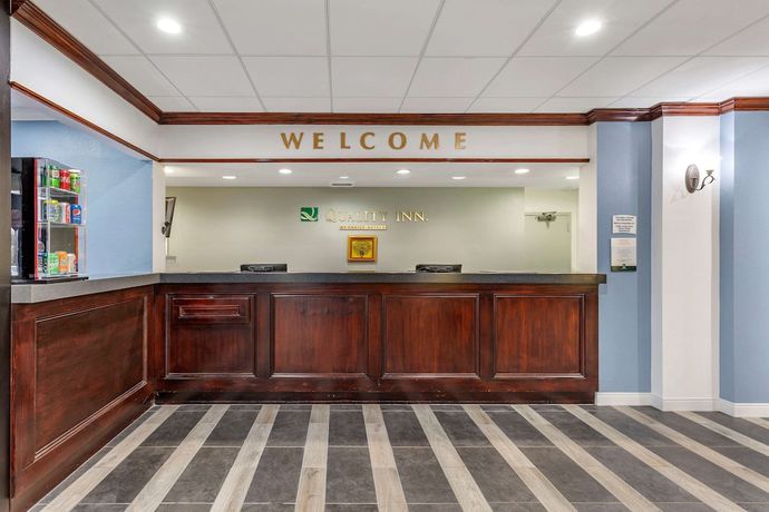 Imagen de los interiores del Hotel Quality Inn Windsor Mill. Foto 20