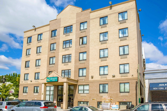 Imagen de los exteriores del Hotel Quality Inn Woodside Queens. Foto 8