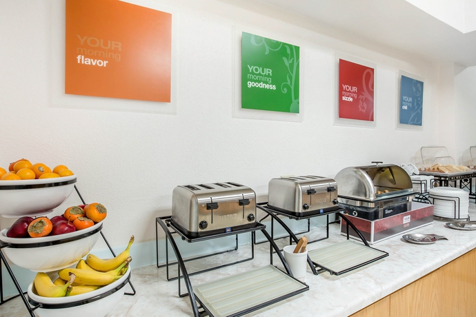 Imagen del bar/restaurante del Hotel Quality Inn Yosemite Valley Gateway. Foto 5