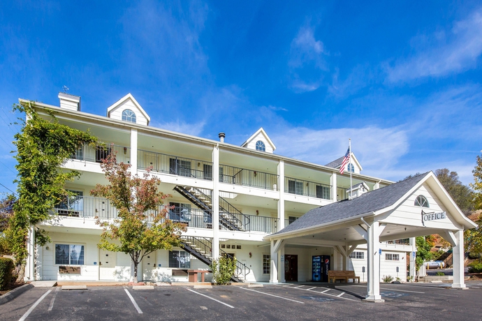 Imagen general del Hotel Quality Inn Yosemite Valley Gateway. Foto 2