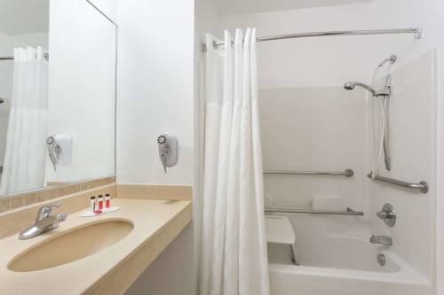 Imagen de la habitación del Hotel Quality Inn Zephyrhills - Dade City. Foto 2