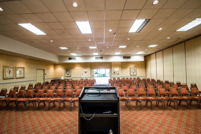Imagen de los interiores del Hotel Quality Inn & Conference Center. Foto 11