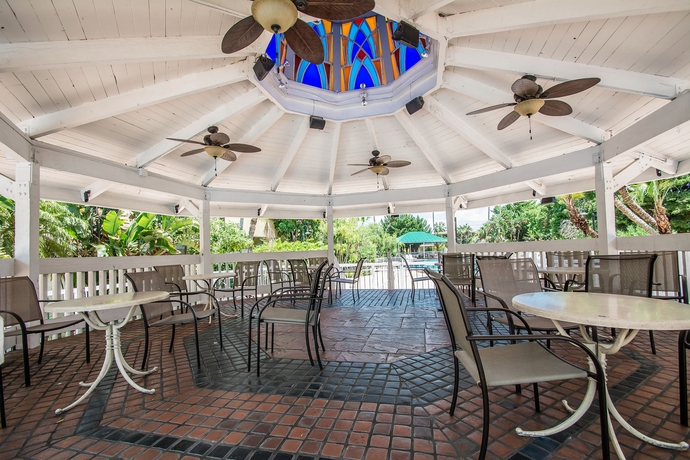 Imagen de los exteriores del Hotel Quality Inn & Conference Center. Foto 10
