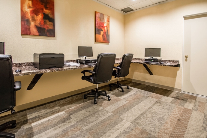 Imagen de los interiores del Hotel Quality Inn & Conference Center. Foto 14