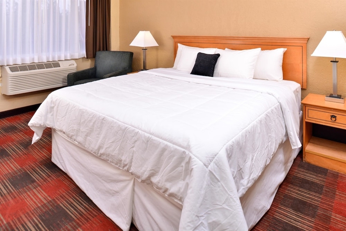 Imagen de la habitación del Hotel Quality Inn & Suites Airport. Foto 13