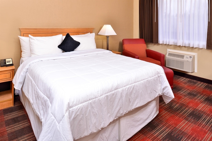 Imagen de la habitación del Hotel Quality Inn & Suites Airport. Foto 15