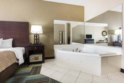 Imagen de la habitación del Hotel Quality Inn & Suites Arnold. Foto 4
