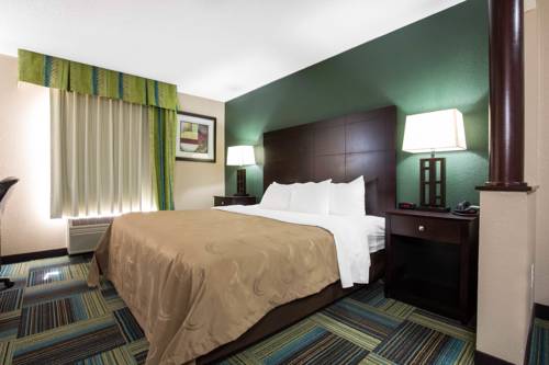 Imagen de la habitación del Hotel Quality Inn & Suites Arnold. Foto 9