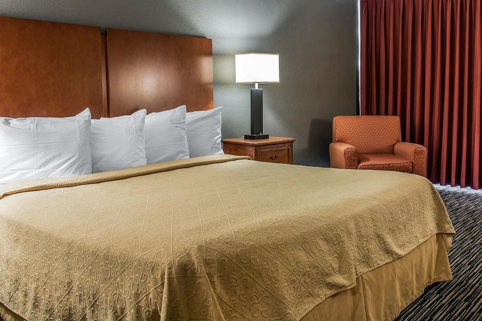 Imagen de la habitación del Hotel Quality Inn & Suites Banquet Center. Foto 7