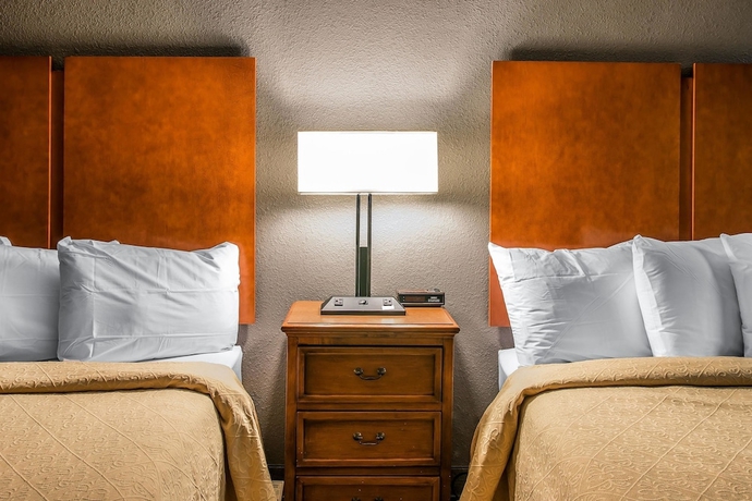 Imagen de la habitación del Hotel Quality Inn & Suites Banquet Center. Foto 12
