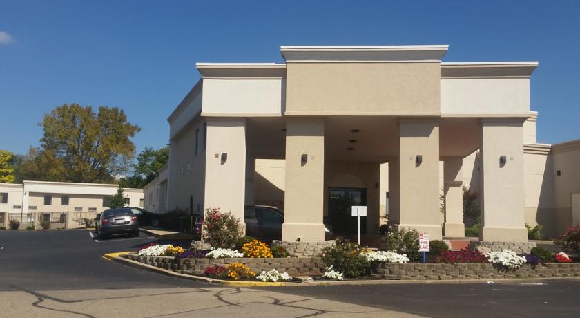 Imagen general del Hotel Quality Inn & Suites Cincinnati Uptown Norwood. Foto 11