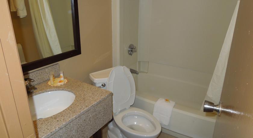 Imagen general del Hotel Quality Inn & Suites Cincinnati Uptown Norwood. Foto 5