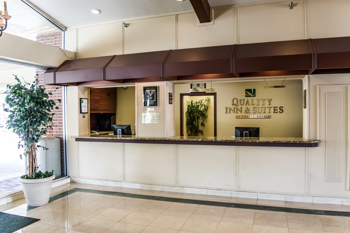 Imagen de los interiores del Hotel Quality Inn & Suites Golf Resort. Foto 7