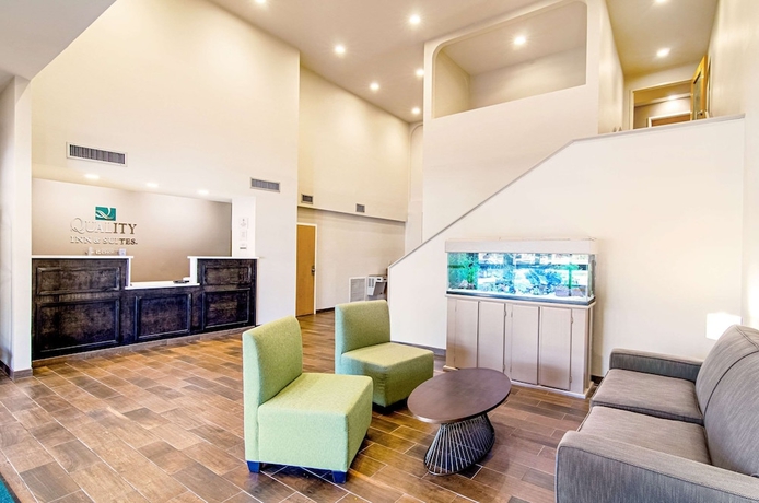 Imagen de los interiores del Hotel Quality Inn & Suites, Gonzales. Foto 18
