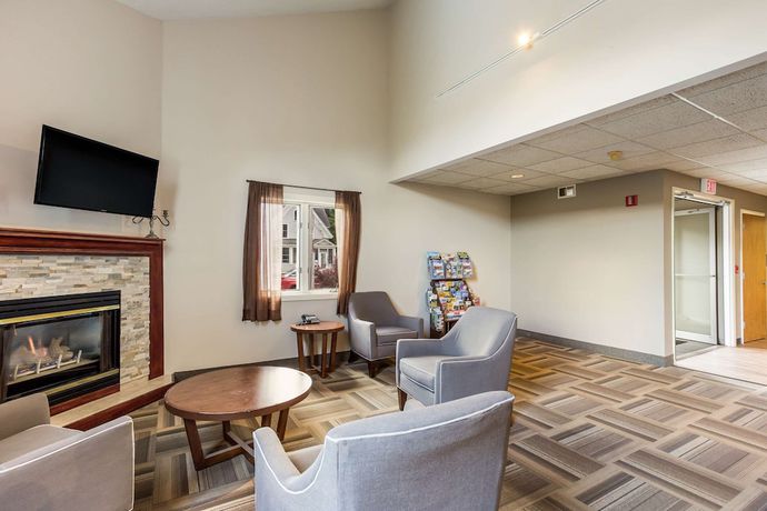 Imagen de los interiores del Hotel Quality Inn & Suites, Gorham. Foto 18