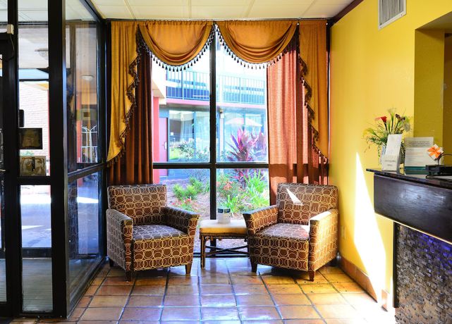 Imagen de los interiores del Hotel Quality Inn & Suites Gulf Breeze Bayside near Pensacola Beach. Foto 18