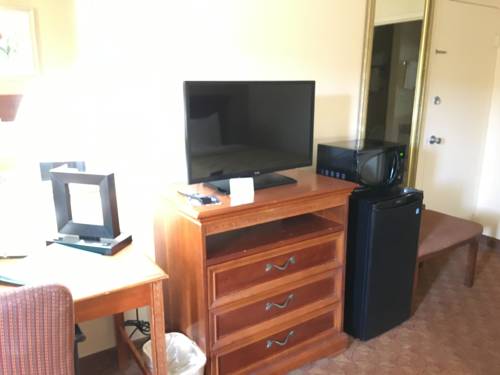 Imagen de la habitación del Hotel Quality Inn & Suites Hanes Mall. Foto 11