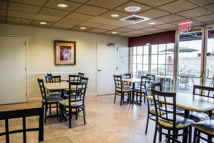 Imagen del bar/restaurante del Hotel Quality Inn & Suites Near the Theme Parks. Foto 6