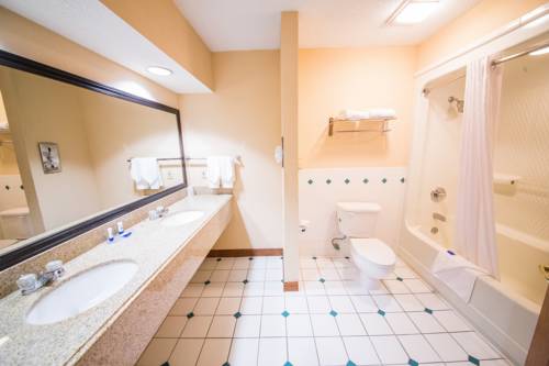 Imagen de la habitación del Hotel Quality Inn & Suites Owasso. Foto 15