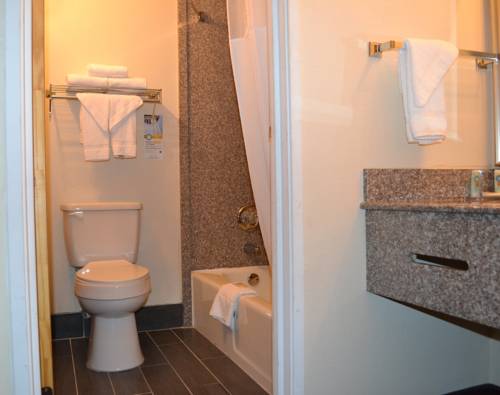Imagen de la habitación del Hotel Quality Inn & Suites Pensacola Bayview. Foto 6