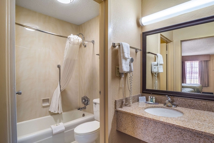 Imagen de la habitación del Hotel Quality Inn & Suites Santee I-95. Foto 10