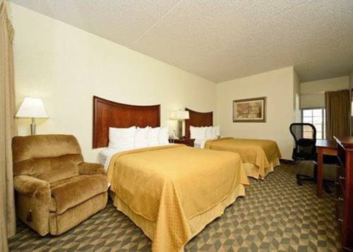 Imagen de la habitación del Hotel Quality Inn & Suites Starlite Village Conference C. Foto 8