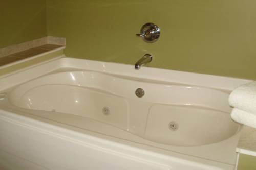 Imagen de la habitación del Hotel Quality Inn & Suites Warren. Foto 5