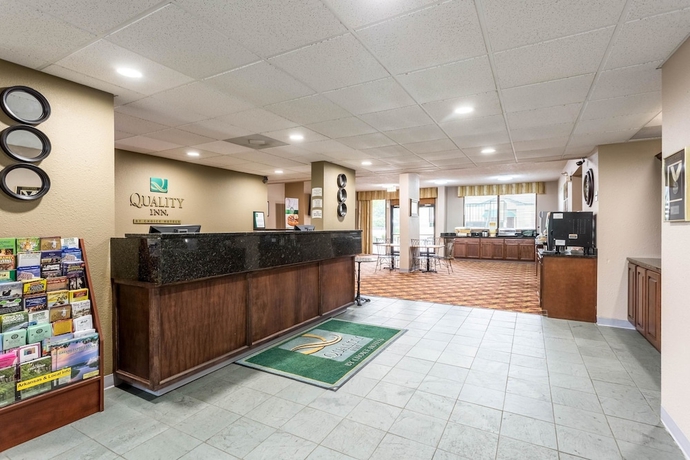 Imagen de los interiores del Hotel Quality Inn and Conference Center, Heber Springs. Foto 17