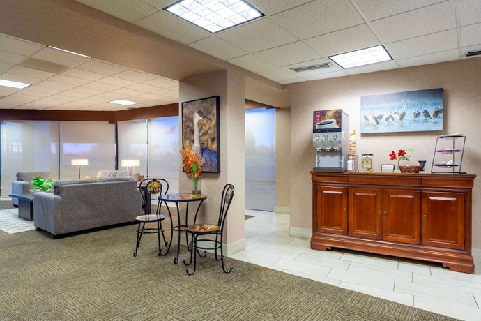Imagen de los interiores del Hotel Quality Inn and Conference Center I-80 Grand Island. Foto 16