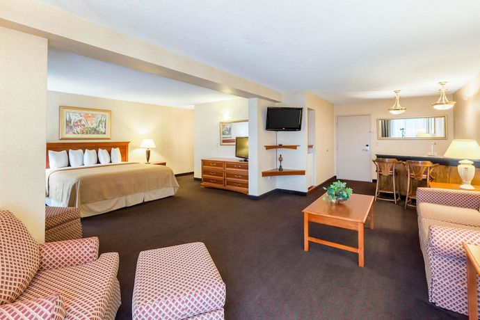 Imagen de la habitación del Hotel Quality Inn and Conference Center I-80 Grand Island. Foto 7