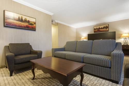 Imagen de la habitación del Hotel Quality Inn and Conference Centre. Foto 3