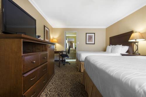 Imagen de la habitación del Hotel Quality Inn and Conference Centre. Foto 13