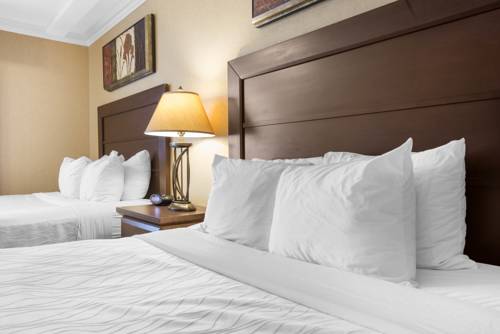 Imagen de la habitación del Hotel Quality Inn and Conference Centre, Midland. Foto 7