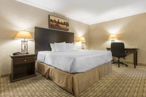 Imagen de la habitación del Hotel Quality Inn and Conference Centre, Midland. Foto 8