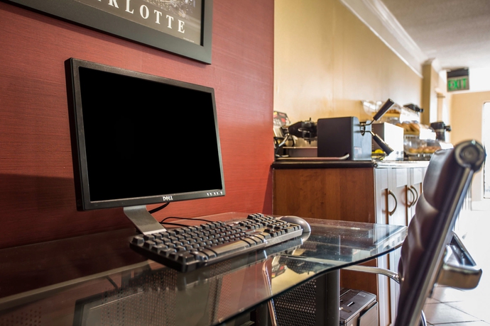 Imagen de los interiores del Hotel Quality Inn and Suites Airport, Charlotte. Foto 15