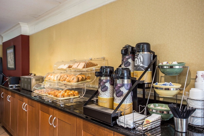 Imagen del bar/restaurante del Hotel Quality Inn and Suites Airport, Charlotte. Foto 5