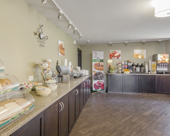 Imagen del bar/restaurante del Hotel Quality Inn and Suites Airport, Portland. Foto 2