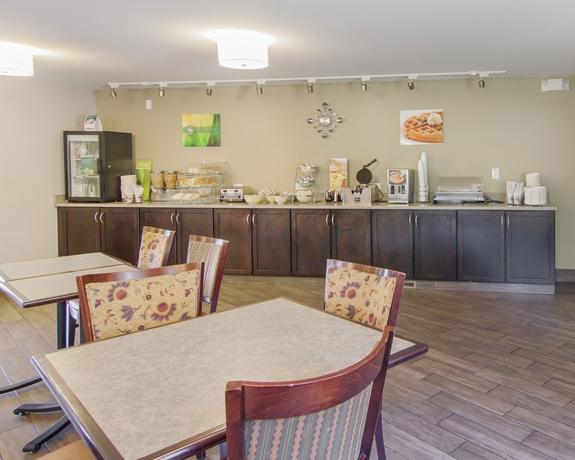 Imagen del bar/restaurante del Hotel Quality Inn and Suites Airport, Portland. Foto 5