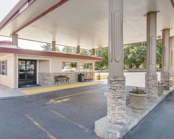 Imagen de los exteriores del Hotel Quality Inn and Suites Airport, Portland. Foto 11