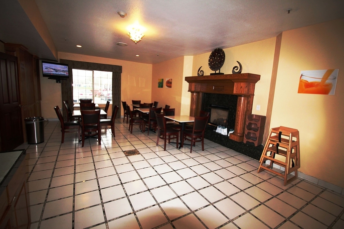 Imagen del bar/restaurante del Hotel Quality Inn and Suites Airport West. Foto 3