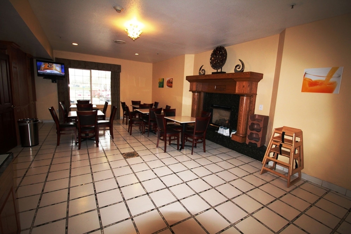 Imagen del bar/restaurante del Hotel Quality Inn and Suites Airport West. Foto 5