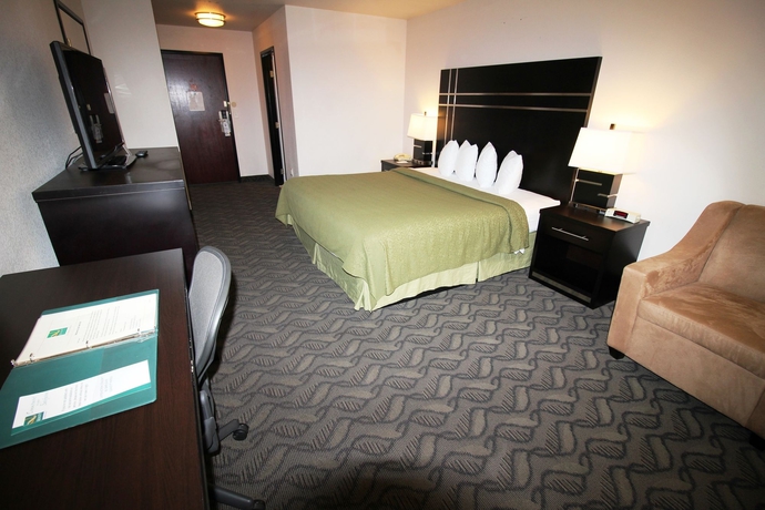 Imagen de la habitación del Hotel Quality Inn and Suites Airport West. Foto 10