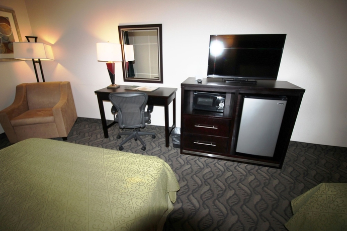 Imagen de la habitación del Hotel Quality Inn and Suites Airport West. Foto 15