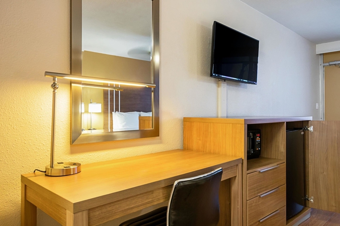 Imagen de la habitación del Hotel Quality Inn and Suites Airport/cruise Port Hollywood. Foto 7