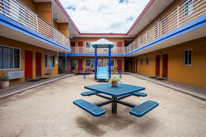 Imagen de los exteriores del Hotel Quality Inn and Suites Anaheim At The Park. Foto 11