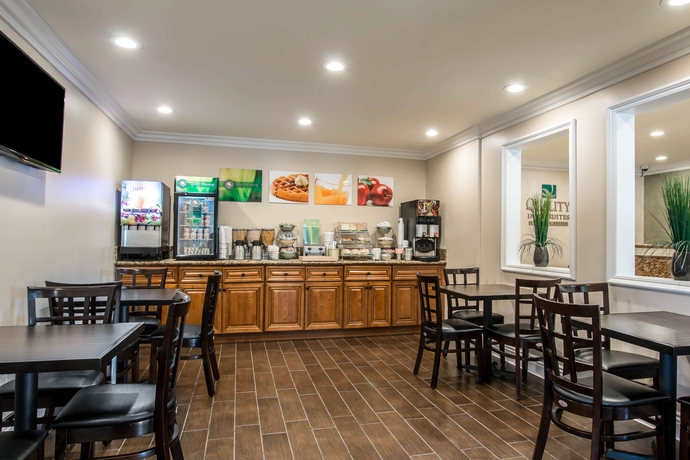 Imagen del bar/restaurante del Hotel Quality Inn and Suites Anaheim Maingate. Foto 5